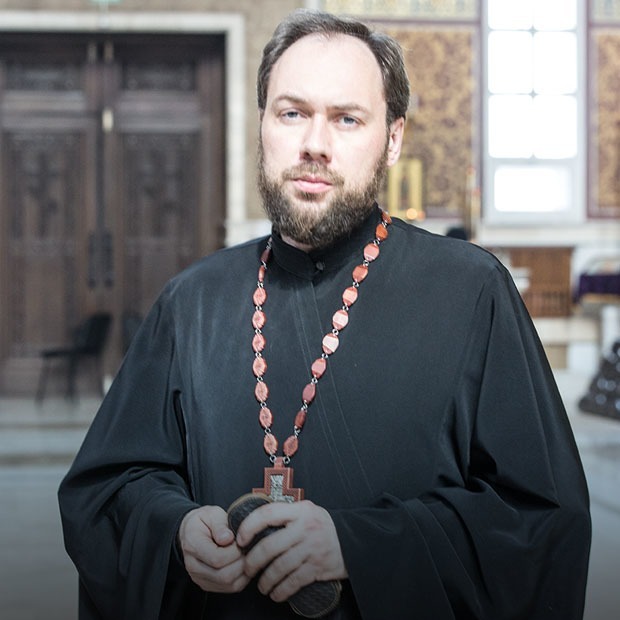 «Камин-ауты — это модно»: Столичный священник — о подарках, мусульманах и Байзаковой — Мнение на The Village Казахстан