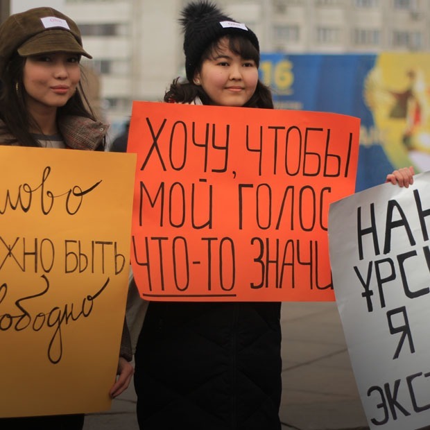 Митинги 16 декабря на Площади Республики в Алматы: Как это было — Фоторепортаж на The Village Казахстан