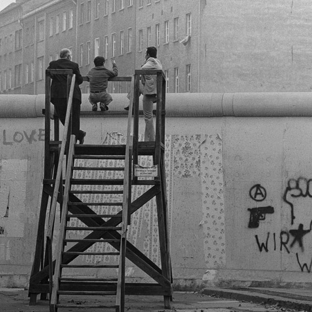 Спектакль «Зовите меня Джордж», открытие немецкой фотовыставки и показ фильма «Одинокий мужчина» — Гид The Village на The Village Казахстан