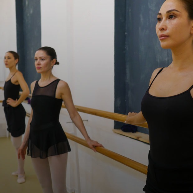 Open Ballet Studio — как люди всех возрастов танцуют балет онлайн — Бизнес на карантине на The Village Казахстан